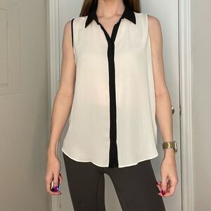 Forever 21 Sleeveless White Blouse. Black Collar. Size Small.